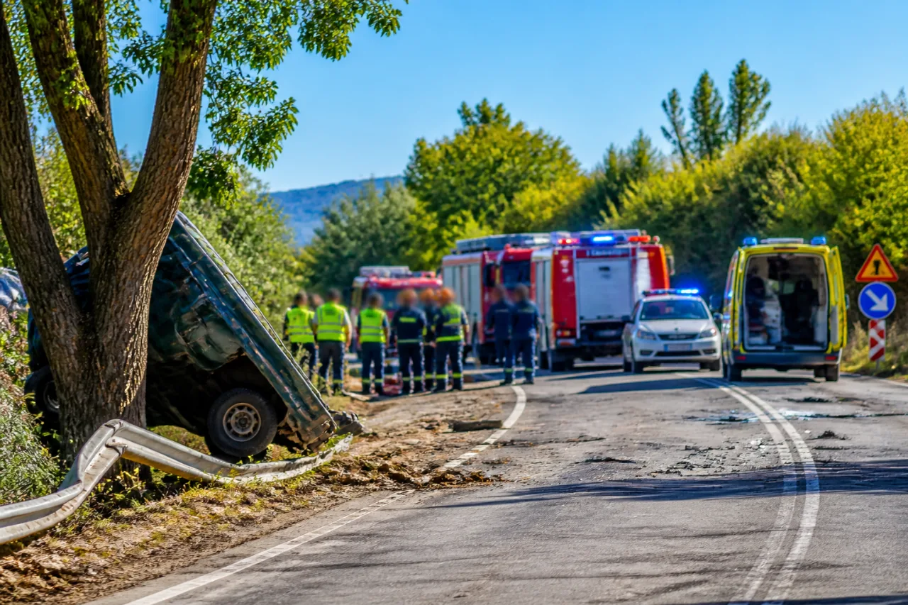 Αγροτικό εκτράπηκε στην είσοδο των Μύλων — οδηγός τραυματίστηκε και μεταφέρθηκε στο ΚΥ Στυλίδας
