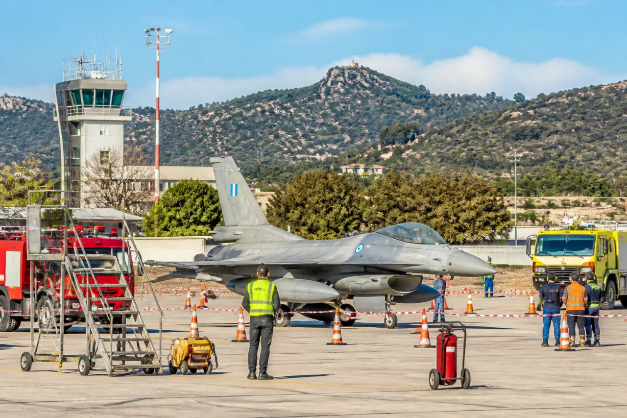 Αναγκαστική προσγείωση F‑16 στη Ζάκυνθο — πιλότος καλά, διάδρομος κλειστός για επιχειρησιακούς λόγους