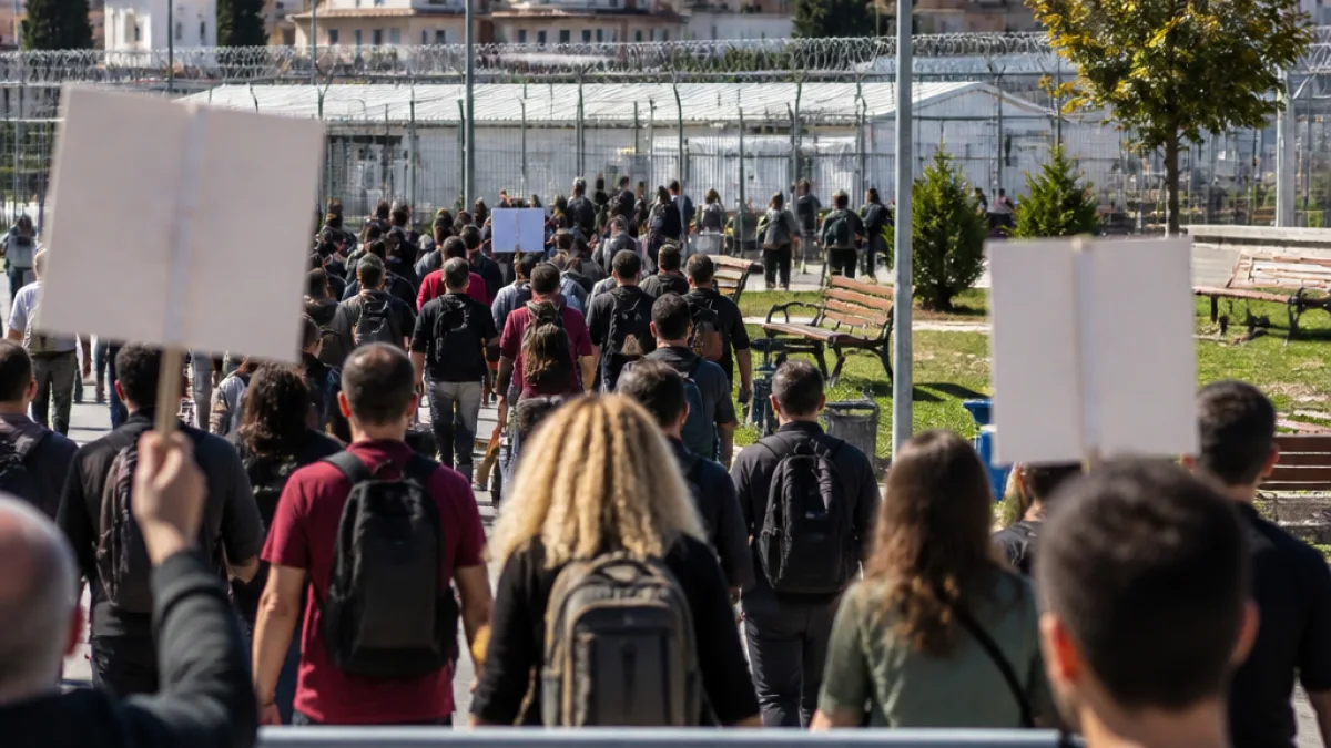 Διαμαρτυρία προσφύγων από τη Σενεγάλη στη Χίο: ζητούν μεταφορά και επανεξέταση ασύλου