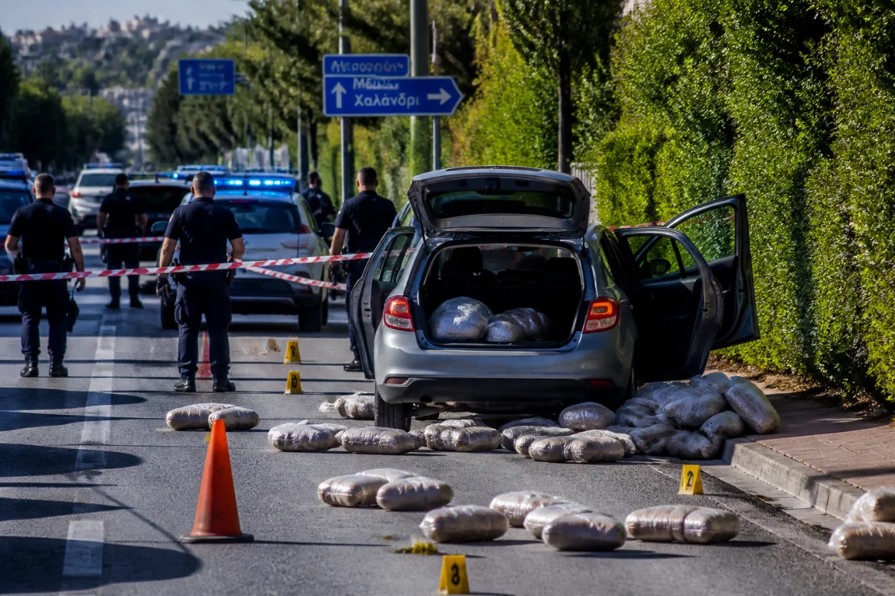 Καταδίωξη με μεγάλες ποσότητες κάνναβης πέρασε από το Χαλάνδρι: σύλληψη 30χρονου
