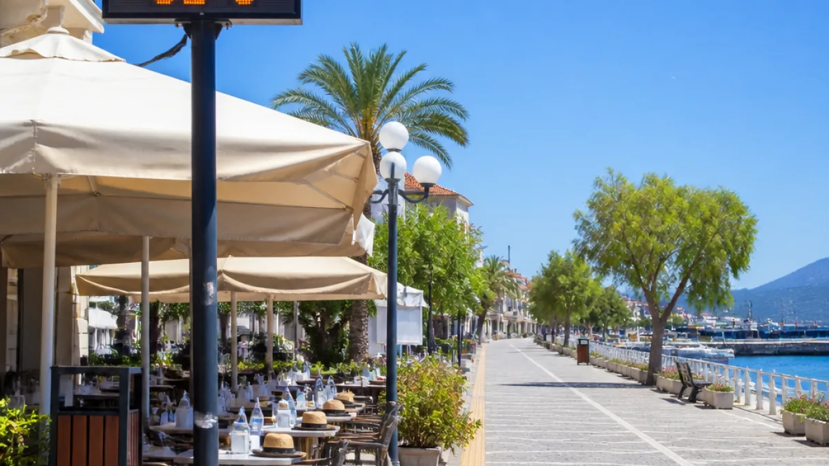 Καύσωνας και ήλιος στα Μέγαρα — μέγιστη 32°C, προσοχή στην έκθεση και την ενυδάτωση