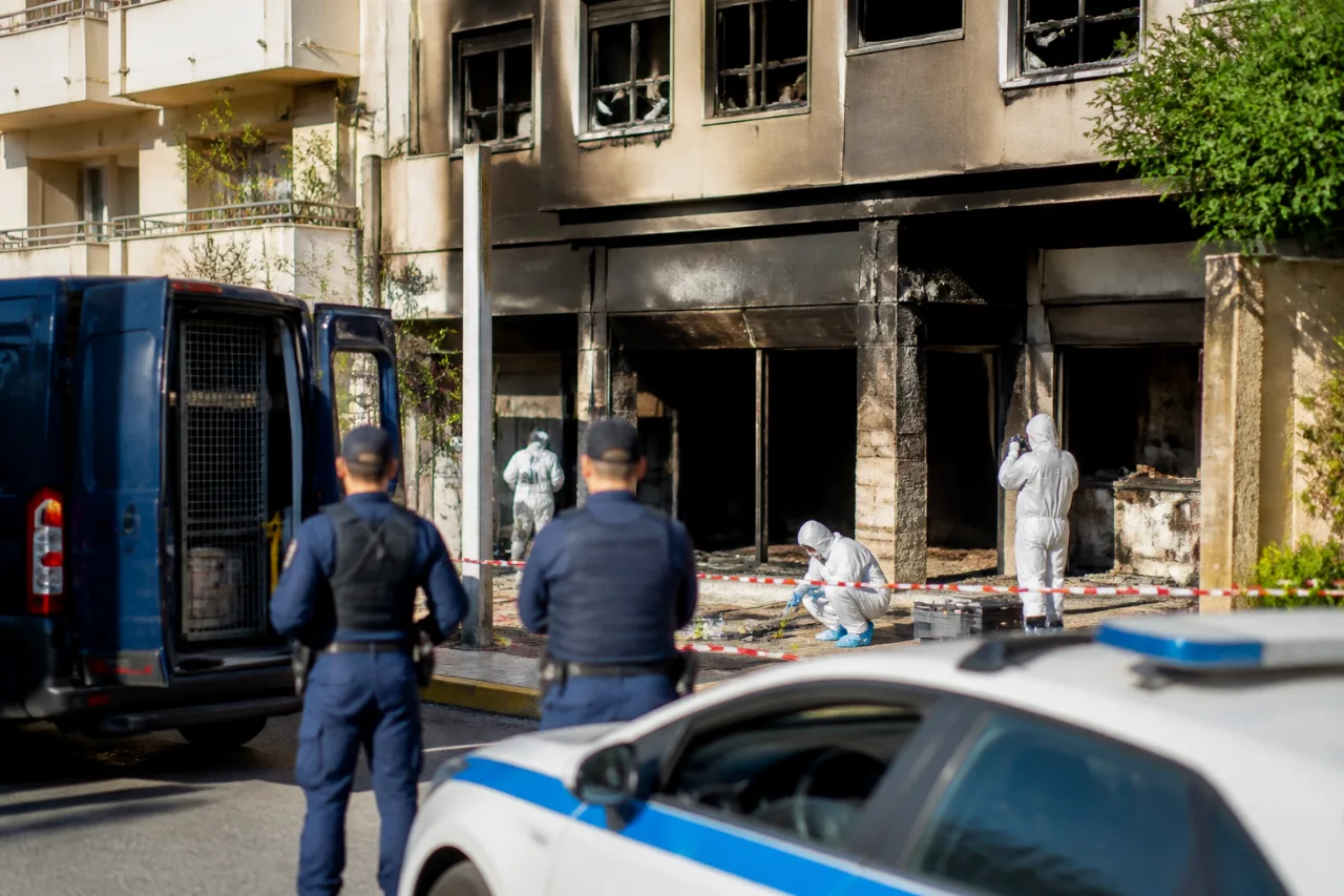 Τρεις συλλήψεις σε μεγάλη επιχείρηση της Αντιτρομοκρατικής για τις εμπρηστικές επιθέσεις
