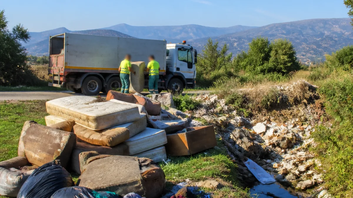 Κολοκυνθού: Παράνομοι σκουπιδότοποι επιβαρύνουν το τοπίο και την καθημερινότητα