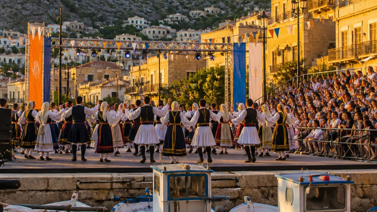 Με επιτυχία στην Κάλυμνο το χορευτικό «Μετέωρα»: αναδείχθηκε η παράδοση της Καλαμπάκας