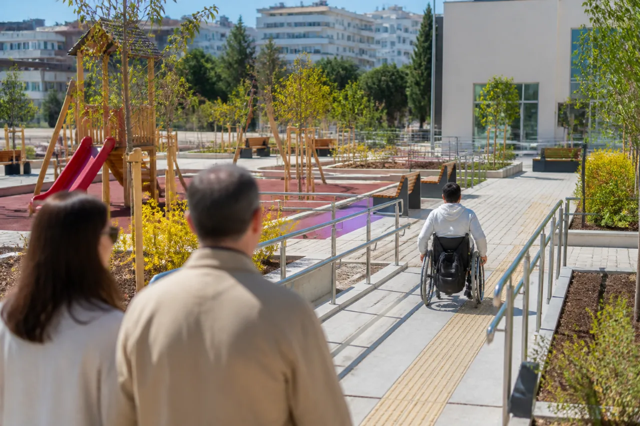 Νέα δημόσια έργα σε Θεσσαλονίκη: δέντρα, προσβάσιμες ράμπες και πάρκα από την Πειραιώς