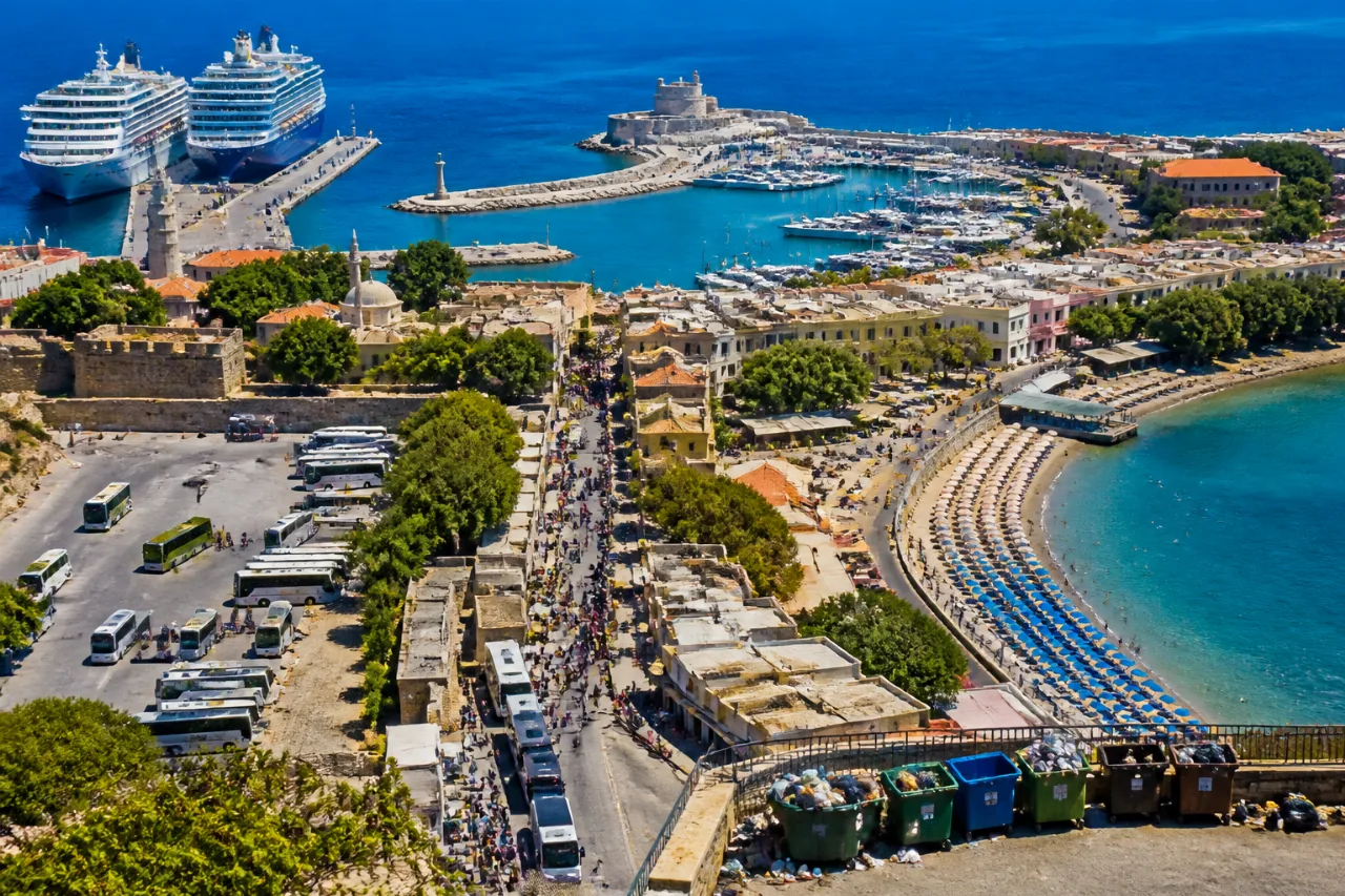 Ρόδος: στη δεκάδα παγκοσμίως για την τουριστική πίεση — τι σημαίνει για το νησί