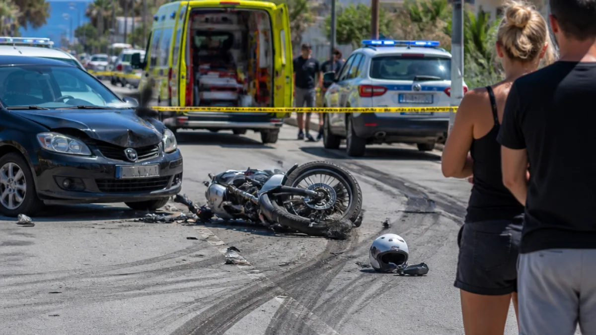 Σοκ στα Λεχαινά: 21χρονος από την πόλη έχασε τη ζωή του μετά από τροχαίο στη Γλυφάδα