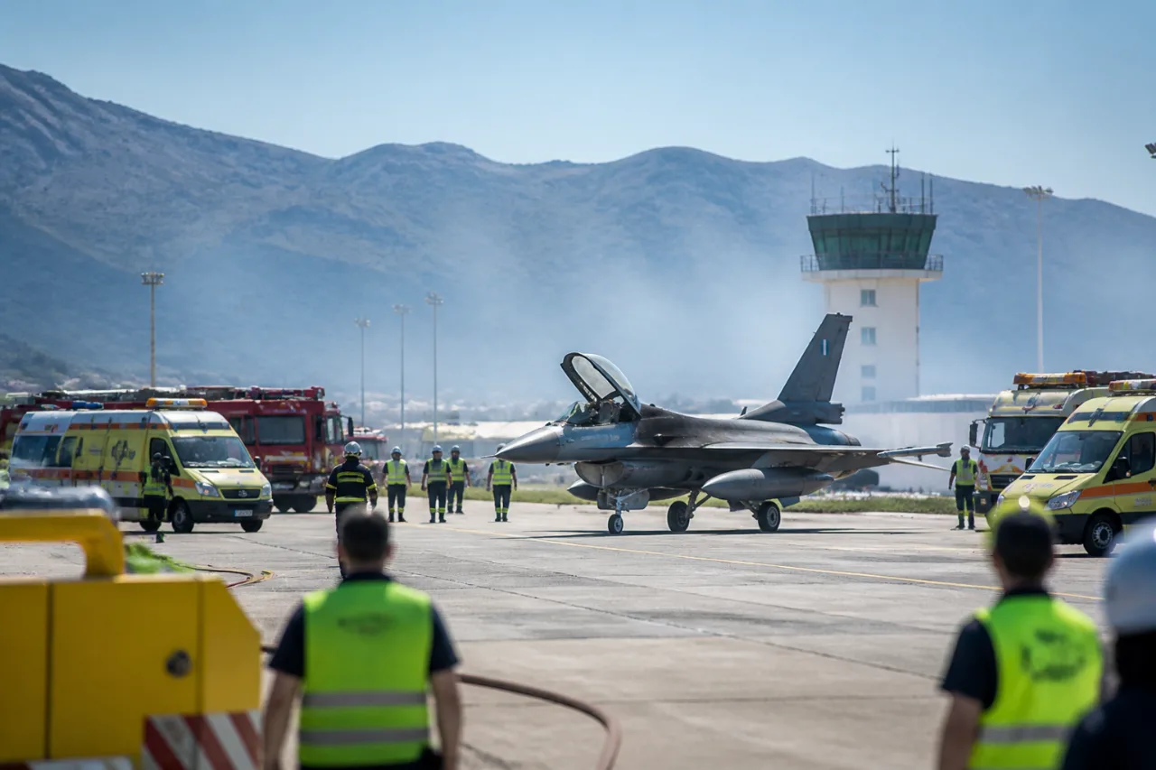 Συγχαρητήρια ΠτΔ για την ασφαλή προσγείωση F‑16 στη Ζάκυνθο μετά από τεχνική βλάβη