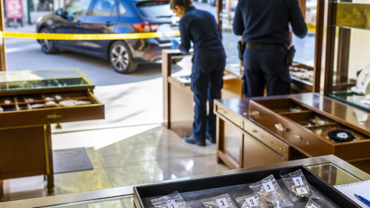 Συνελήφθη ζευγάρι για κλοπές κοσμημάτων — Κατερίνη στο επίκεντρο της έρευνας