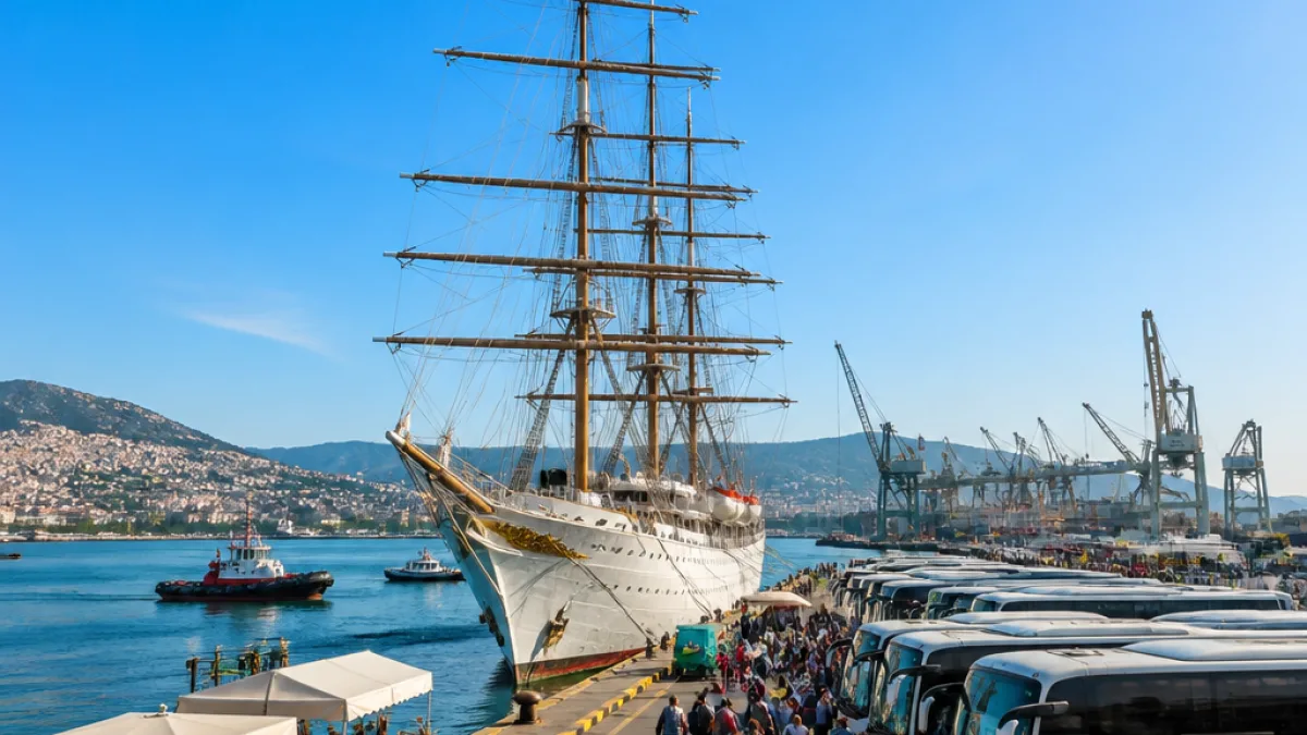 Το SEA CLOUD II έδεσε στην Καβάλα: πρώτη προσέγγιση της σεζόν και αντίκτυπος στον τουρισμό