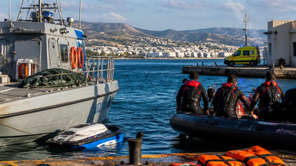 Τραγωδία στη θάλασσα: ανήλικη νεκρή μετά από ανατροπή τζετ σκι, αγνοούνται δύο ενήλικες